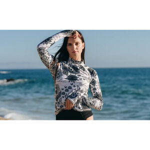 TutuBlue Swim Top Womens Black White Graphic Sun Protection Pullover Raglan Sz M
